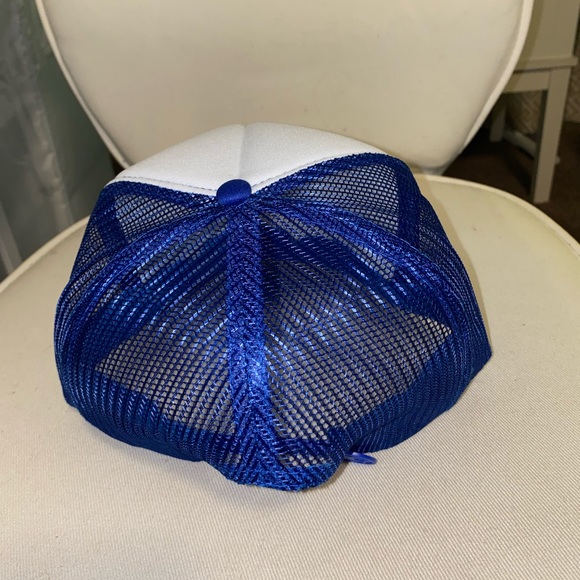 SMILEY TRUCKER HAT - Picture 3 of 3